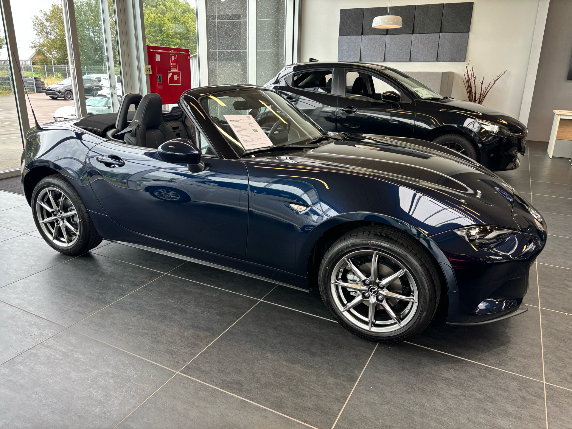 Billede af Mazda MX-5 1,5 Skyactiv-G Exclusive-Line 132HK Cabr. 6g