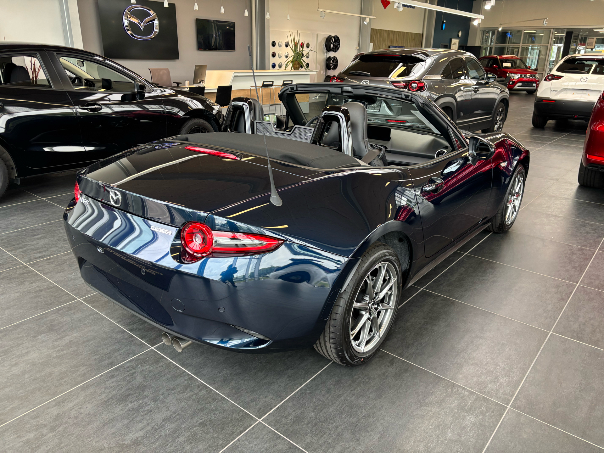 Billede af Mazda MX-5 1,5 Skyactiv-G Exclusive-Line 132HK Cabr. 6g