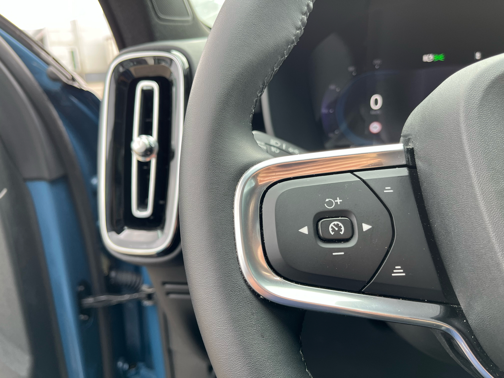 Billede af Volvo XC40 Recharge Twin Ultimate AWD 408HK 5d Aut.