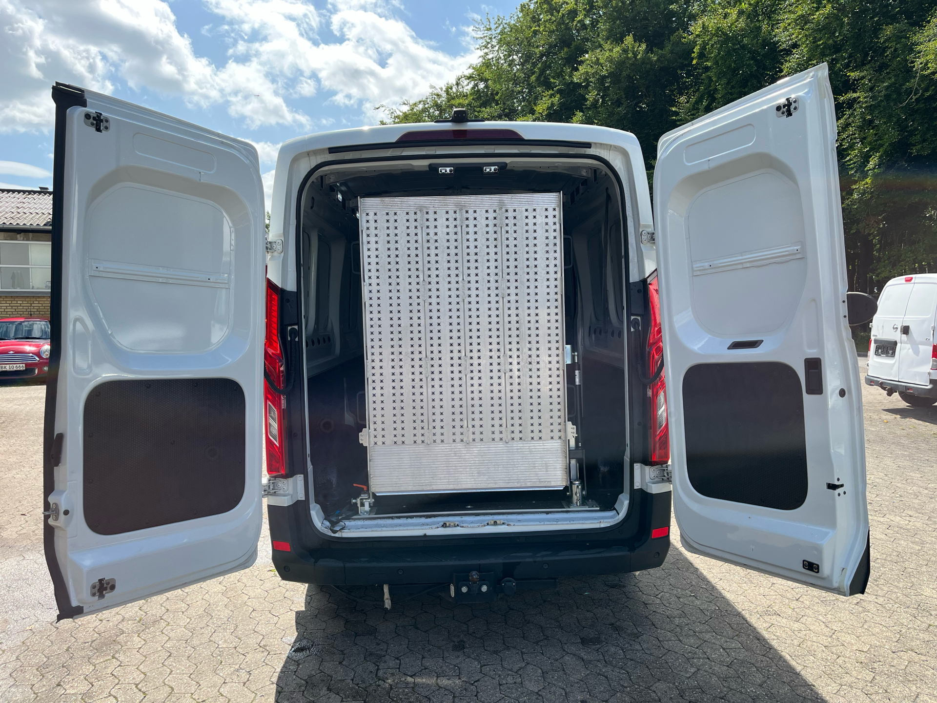 Billede af Maxus Deliver9 L3H2 2,0 D 148HK Van Aut.