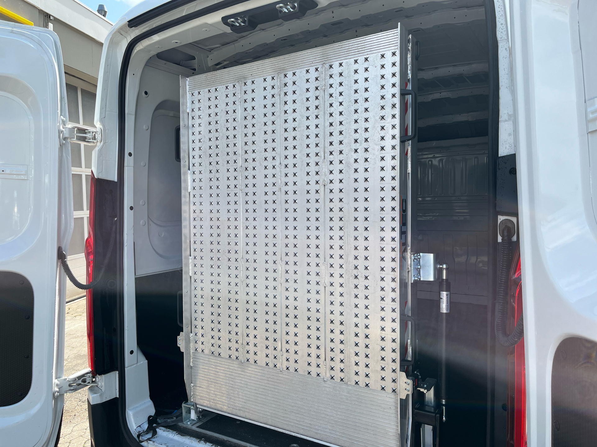 Billede af Maxus Deliver9 L3H2 2,0 D 148HK Van Aut.