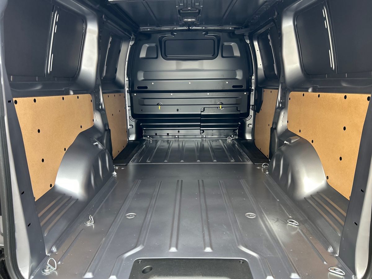 Billede af Citroën Jumpy L3 2,0 Blue HDi Masterline EAT8 145HK Van 8g Aut.