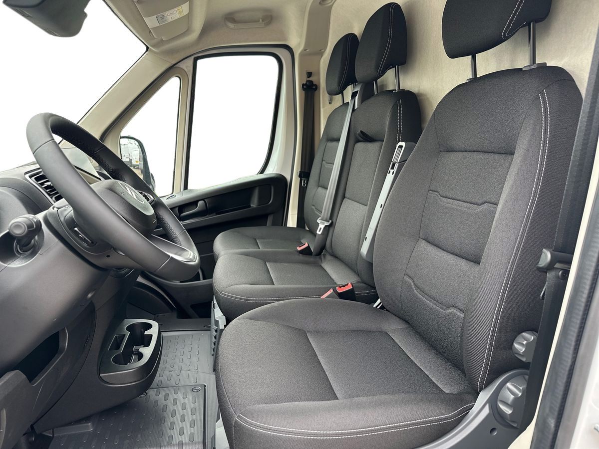 Billede af Citroën Jumper 33 L3H2 2,2 Blue HDi Masterline 140HK Van 6g