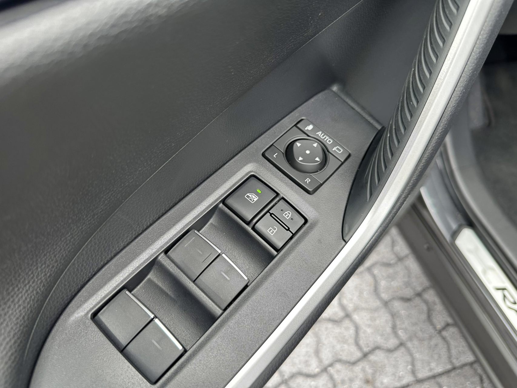 Billede af Toyota RAV4 Plug-in 2,5 Plugin-hybrid Active Comfort AWD 306HK 5d 6g Aut.