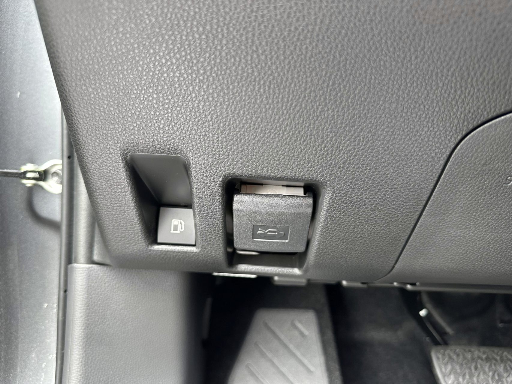 Billede af Toyota RAV4 Plug-in 2,5 Plugin-hybrid Active Comfort AWD 306HK 5d 6g Aut.