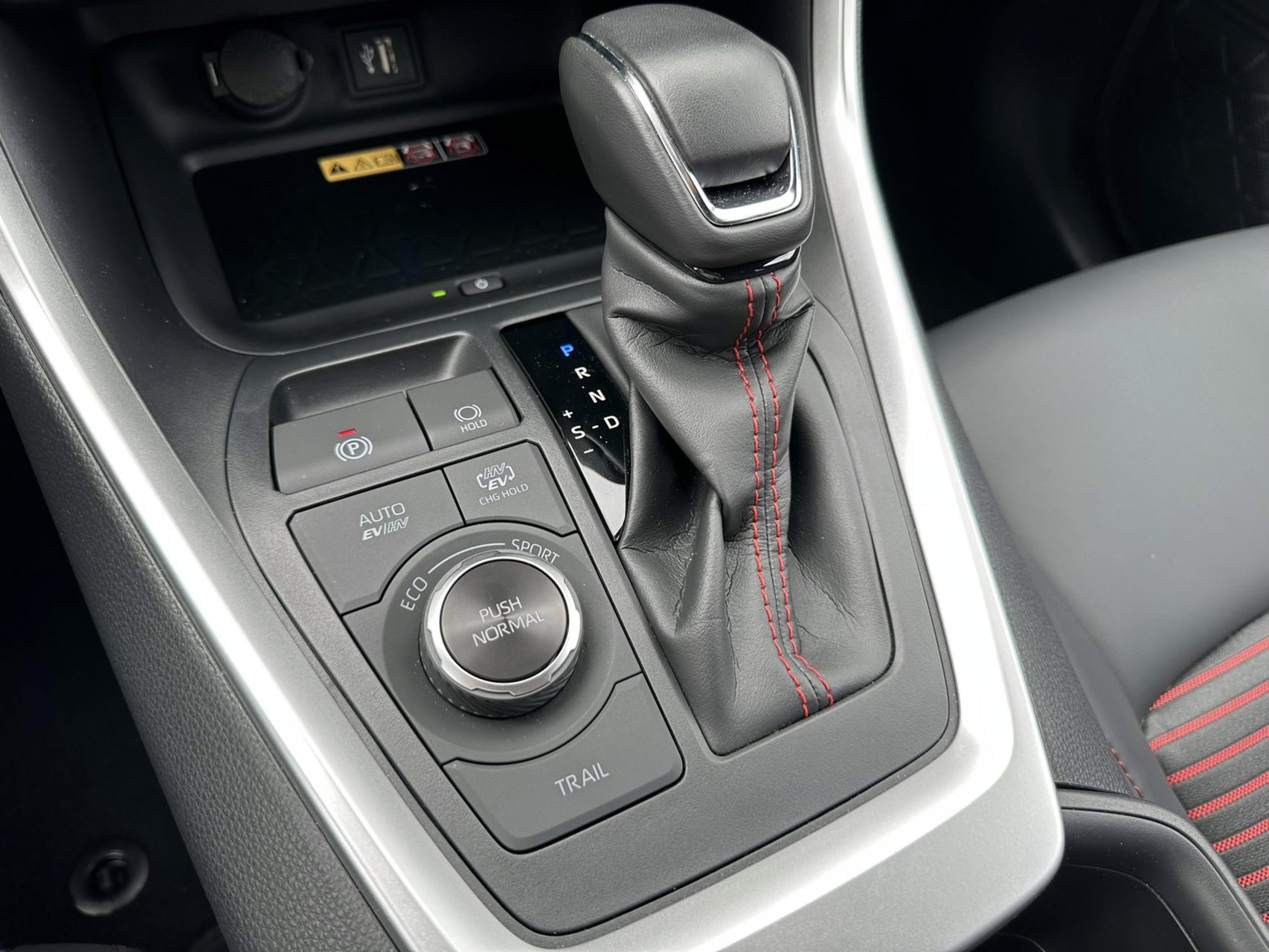 Billede af Toyota RAV4 Plug-in 2,5 Plugin-hybrid Active Comfort AWD 306HK 5d 6g Aut.