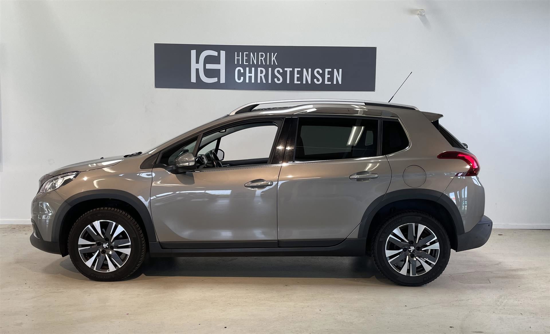 Billede af Peugeot 2008 1,2 e-THP Allure Sky 110HK
