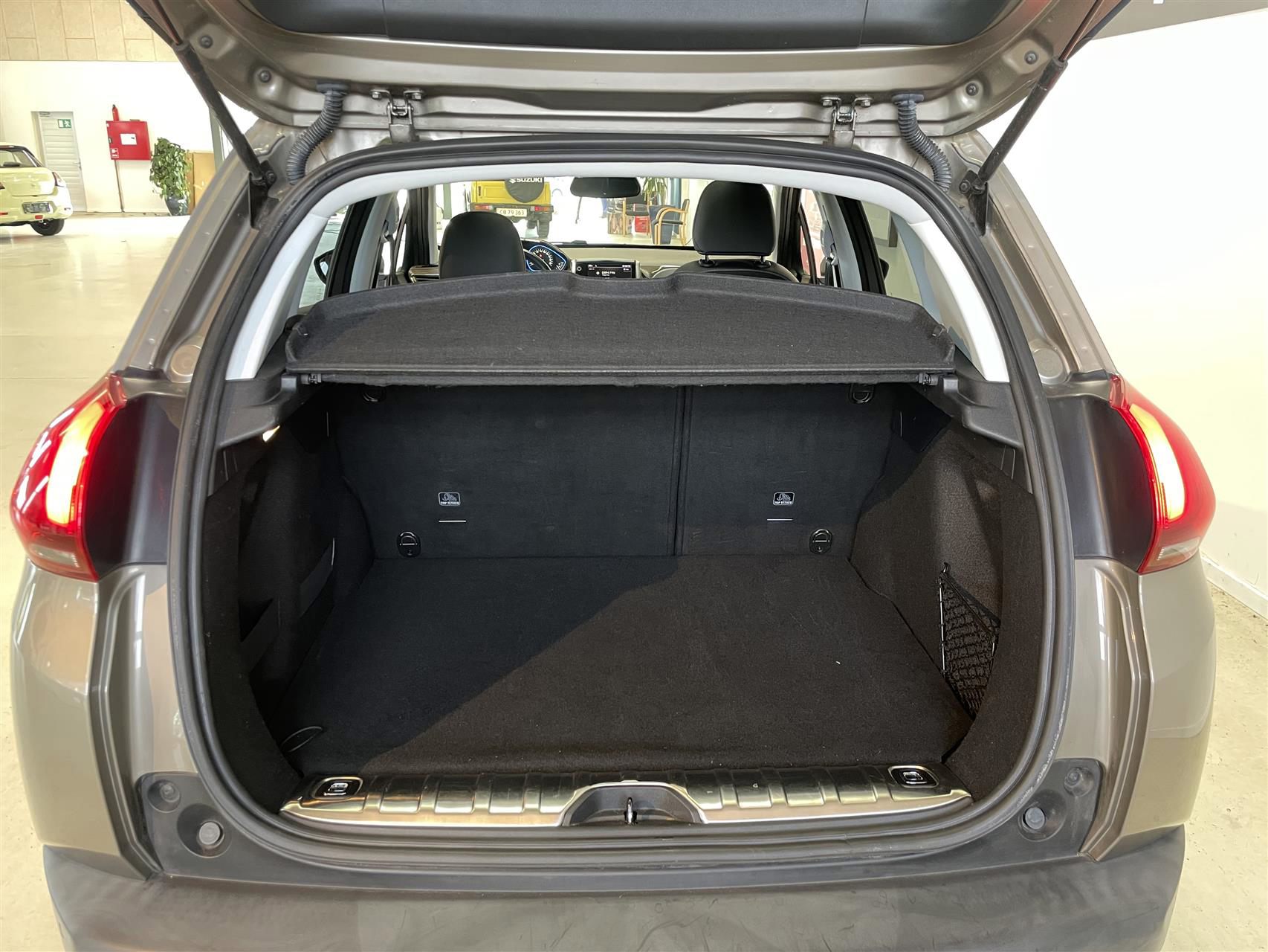 Billede af Peugeot 2008 1,2 e-THP Allure Sky 110HK