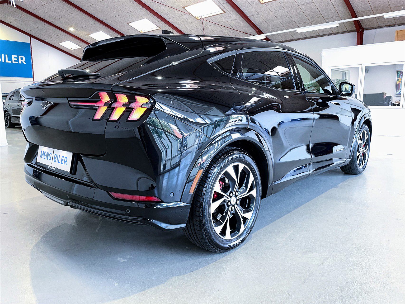 Billede af Ford Mustang Mach-E EL UR AWD 351HK 5d Aut.