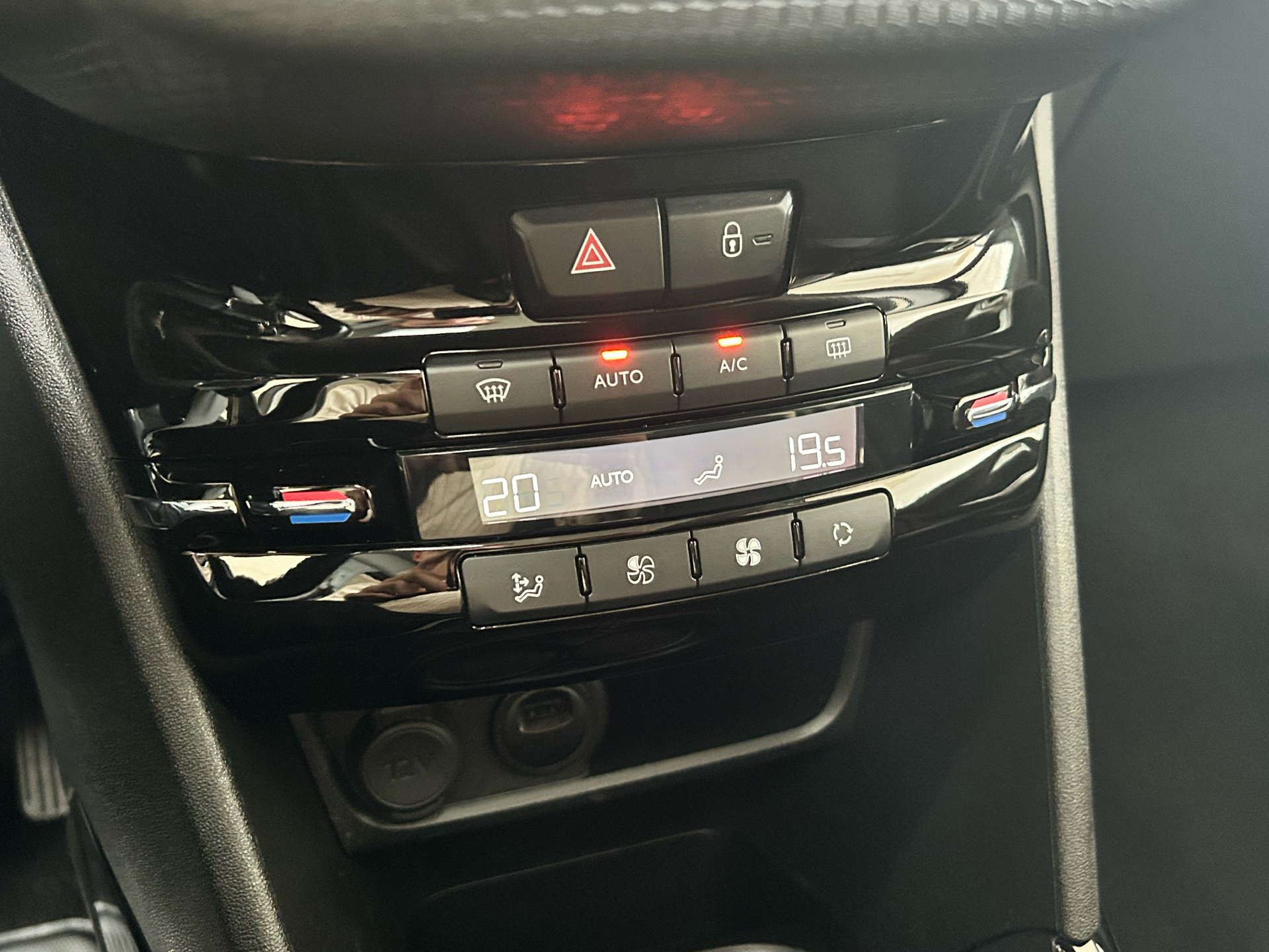 Billede af Peugeot 2008 1,2 PureTech Exclusive Plus 130HK 5d 6g