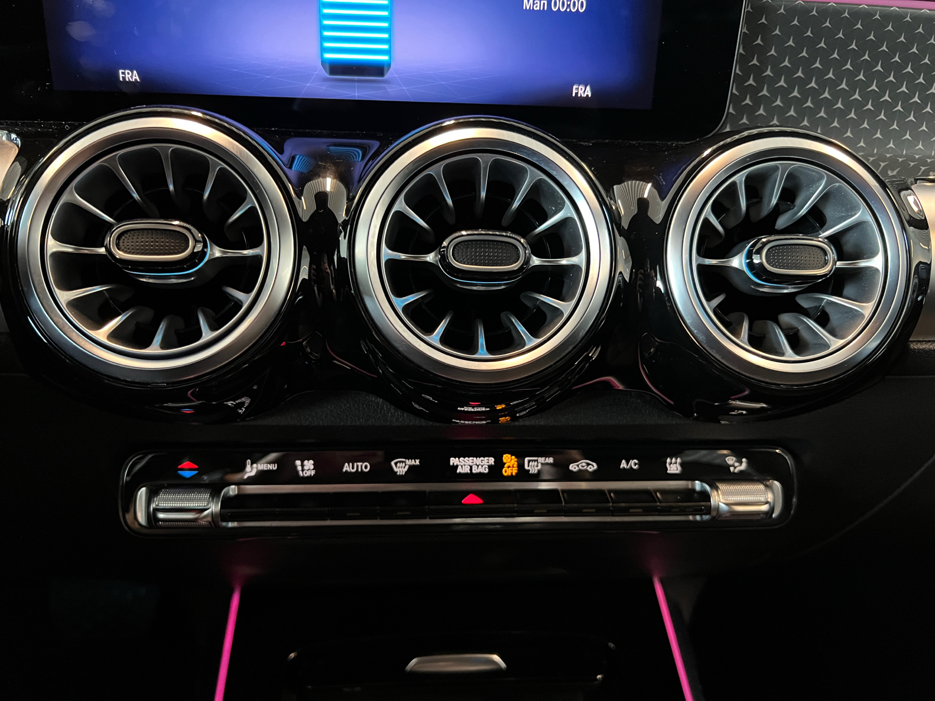 Billede af Mercedes-Benz EQB 250+ EL Progressive 7 pers. 190HK 5d Aut.