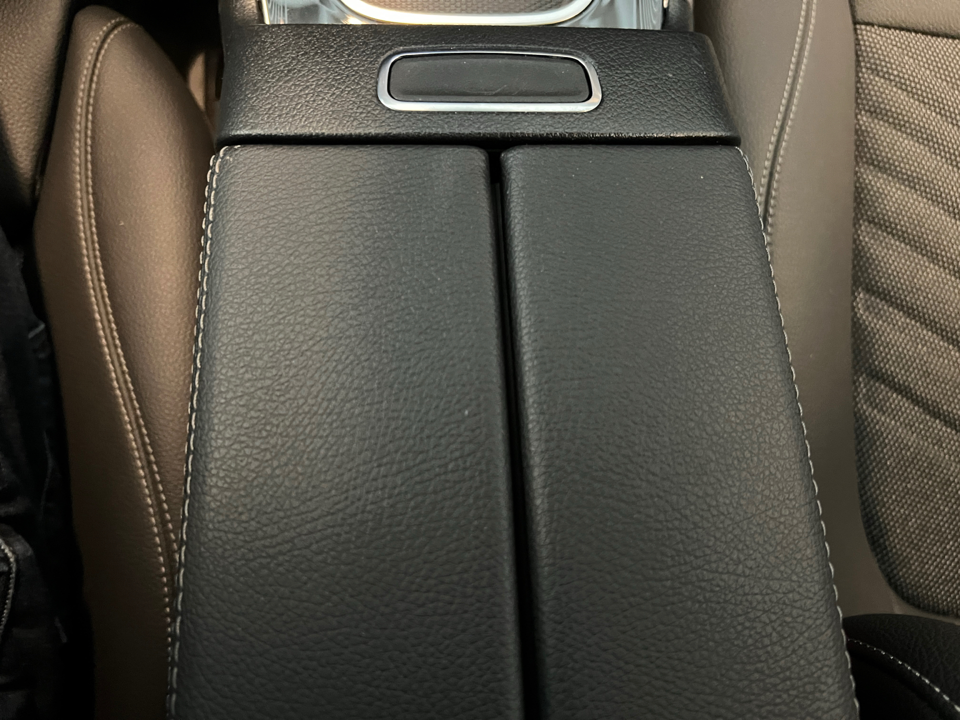 Billede af Mercedes-Benz EQB 250+ EL Progressive 7 pers. 190HK 5d Aut.