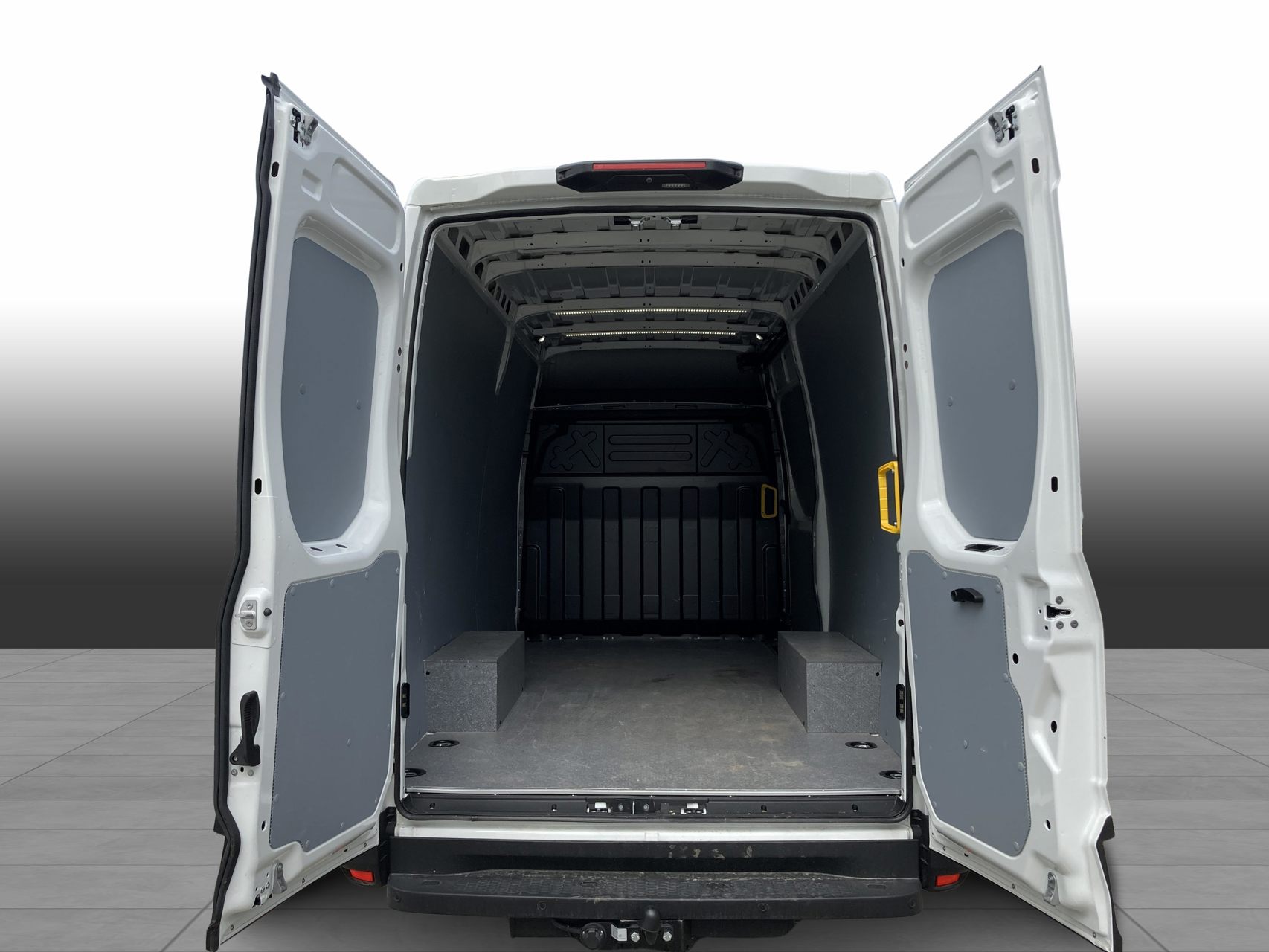 Billede af Iveco Daily 35S18 12m3 3,0 D 180HK Van 8g Aut.