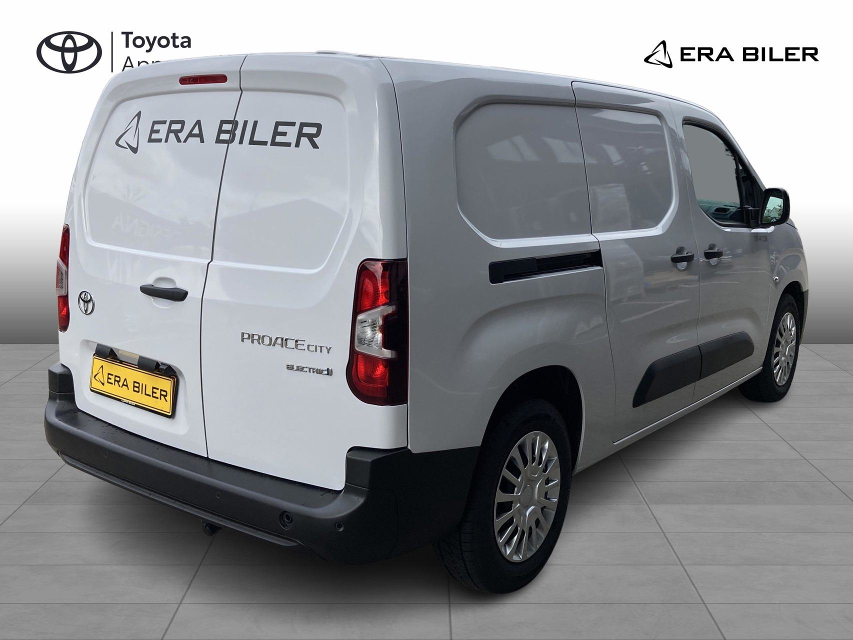 Billede af Toyota Proace City Electric Long EL Comfort Master To Skydedøre 136HK Van Aut.