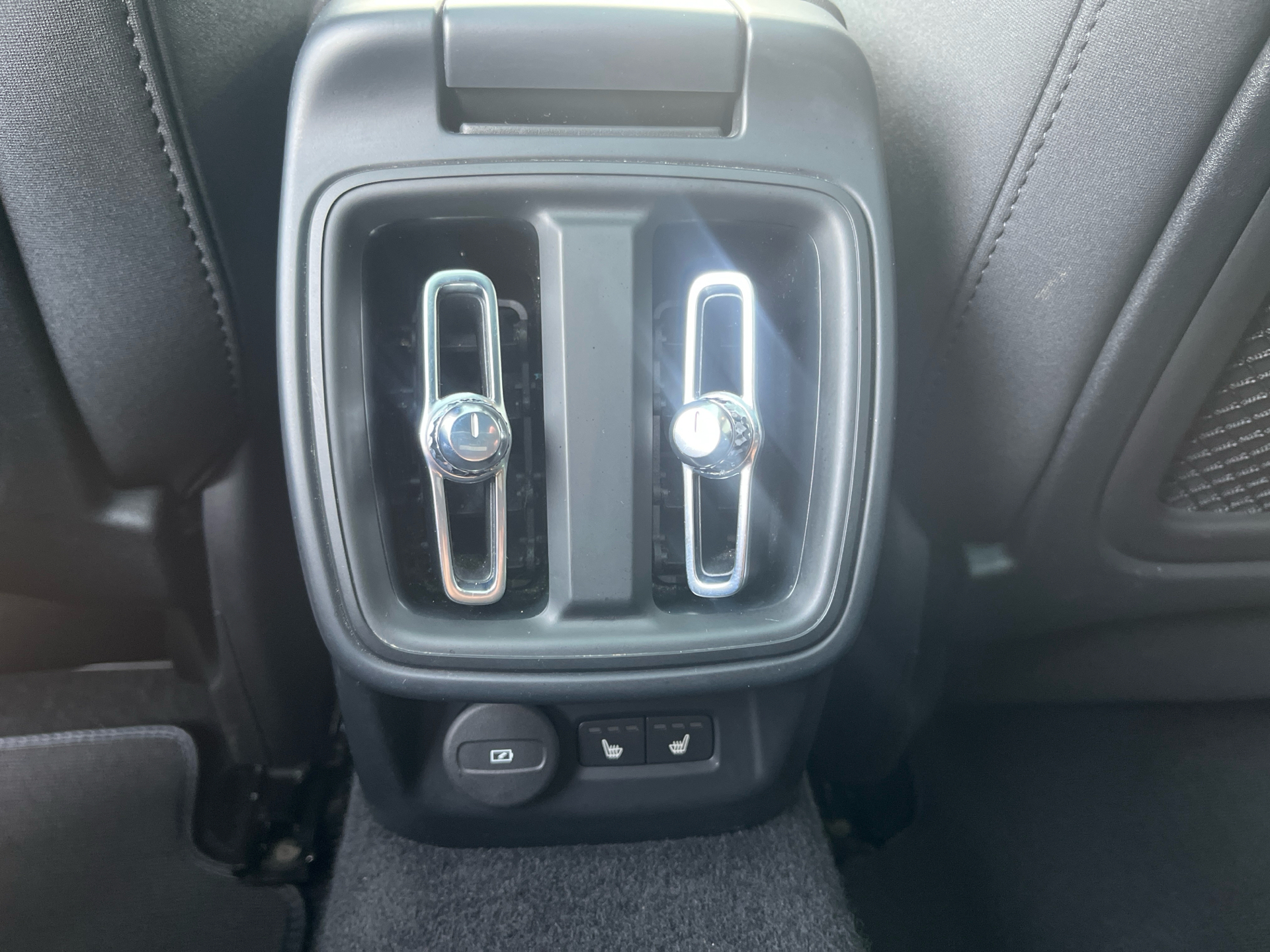 Billede af Polestar 2 EL Intro Dual motor AWD 408HK 5d Aut.