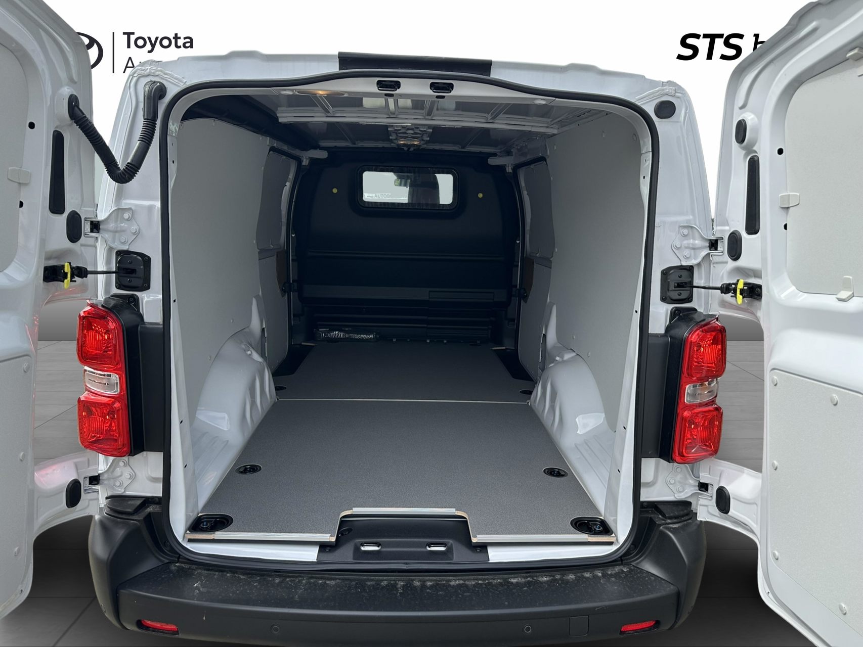 Billede af Toyota Proace Long 2,0 D Comfort Master To skydedør 144HK Van 8g Aut.