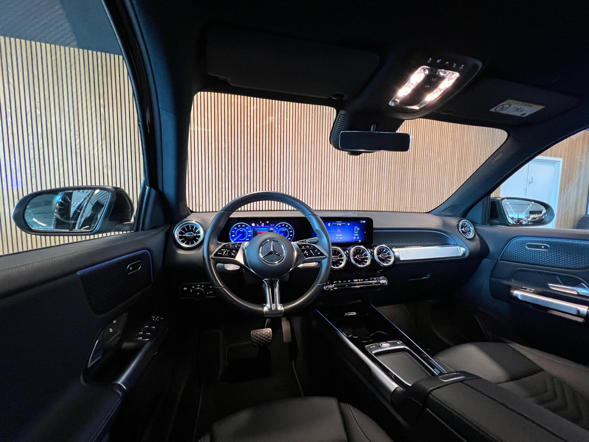 Billede af Mercedes-Benz EQB 250+ EL Progressive 7 pers. 190HK 5d Aut.