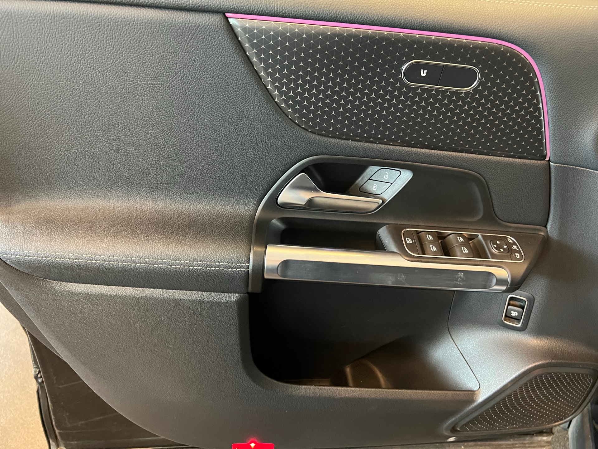 Billede af Mercedes-Benz EQB 250+ EL Progressive 7 pers. 190HK 5d Aut.
