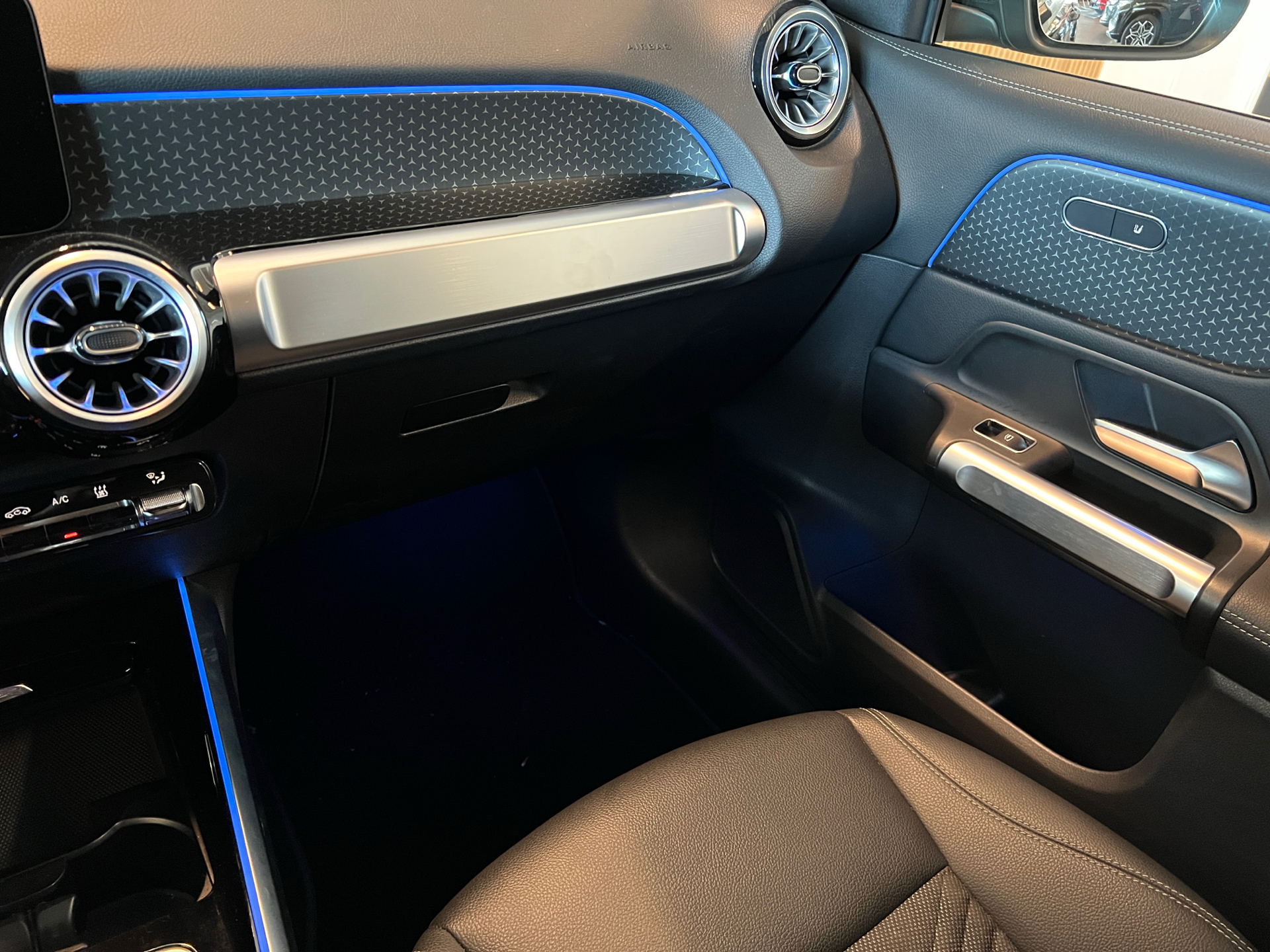 Billede af Mercedes-Benz EQB 250+ EL Progressive 7 pers. 190HK 5d Aut.