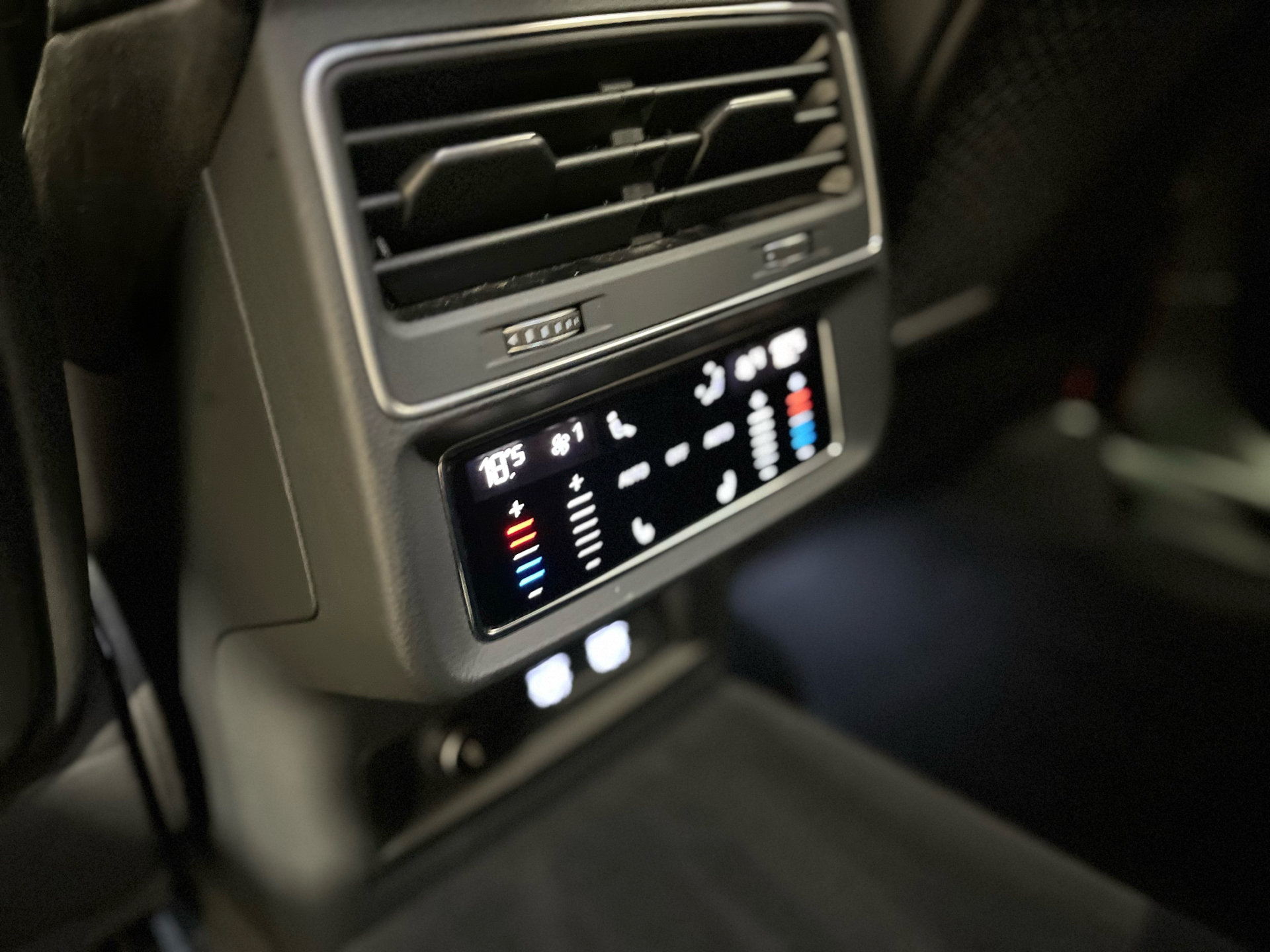 Billede af Audi RS Q8 4,0 TFSI  Mild hybrid Quattro Tiptr. 600HK 5d 8g Aut.