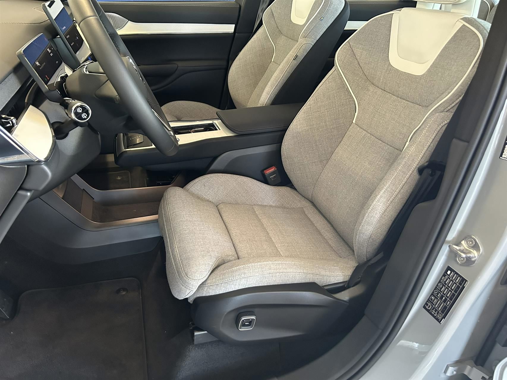Billede af Volvo EX90 Twin Ultra AWD 408HK 5d Aut.