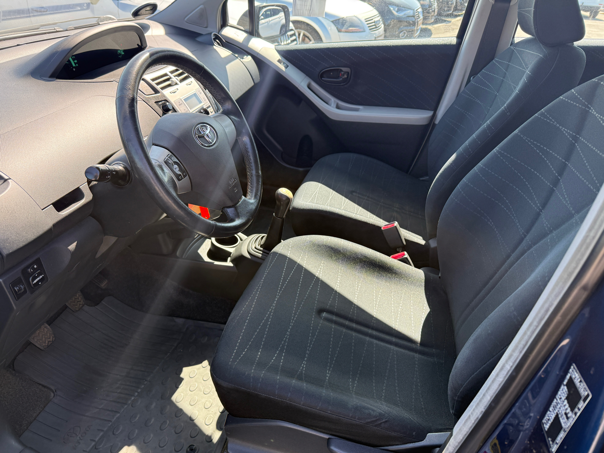 Billede af Toyota Yaris 1,0 VVT-I Linea Terra 69HK 5d