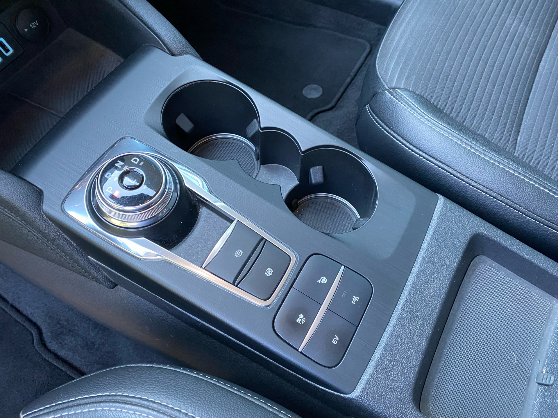 Billede af Ford Kuga 2,5 Plugin-hybrid Titanium X CVT 225HK 5d Trinl. Gear