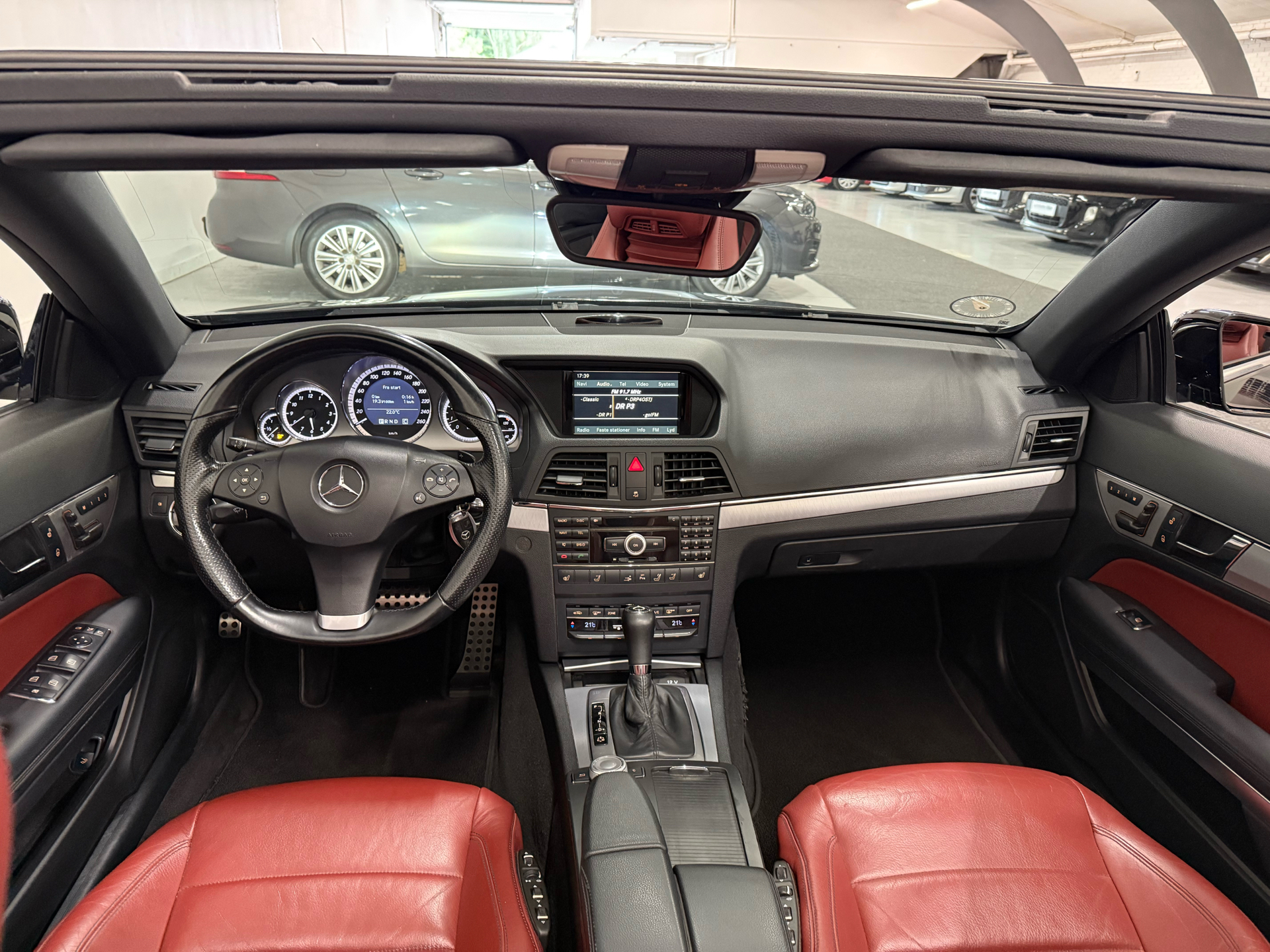 Billede af Mercedes-Benz E350 3,5 CGI BlueEfficiency 292HK Cabr. Aut.