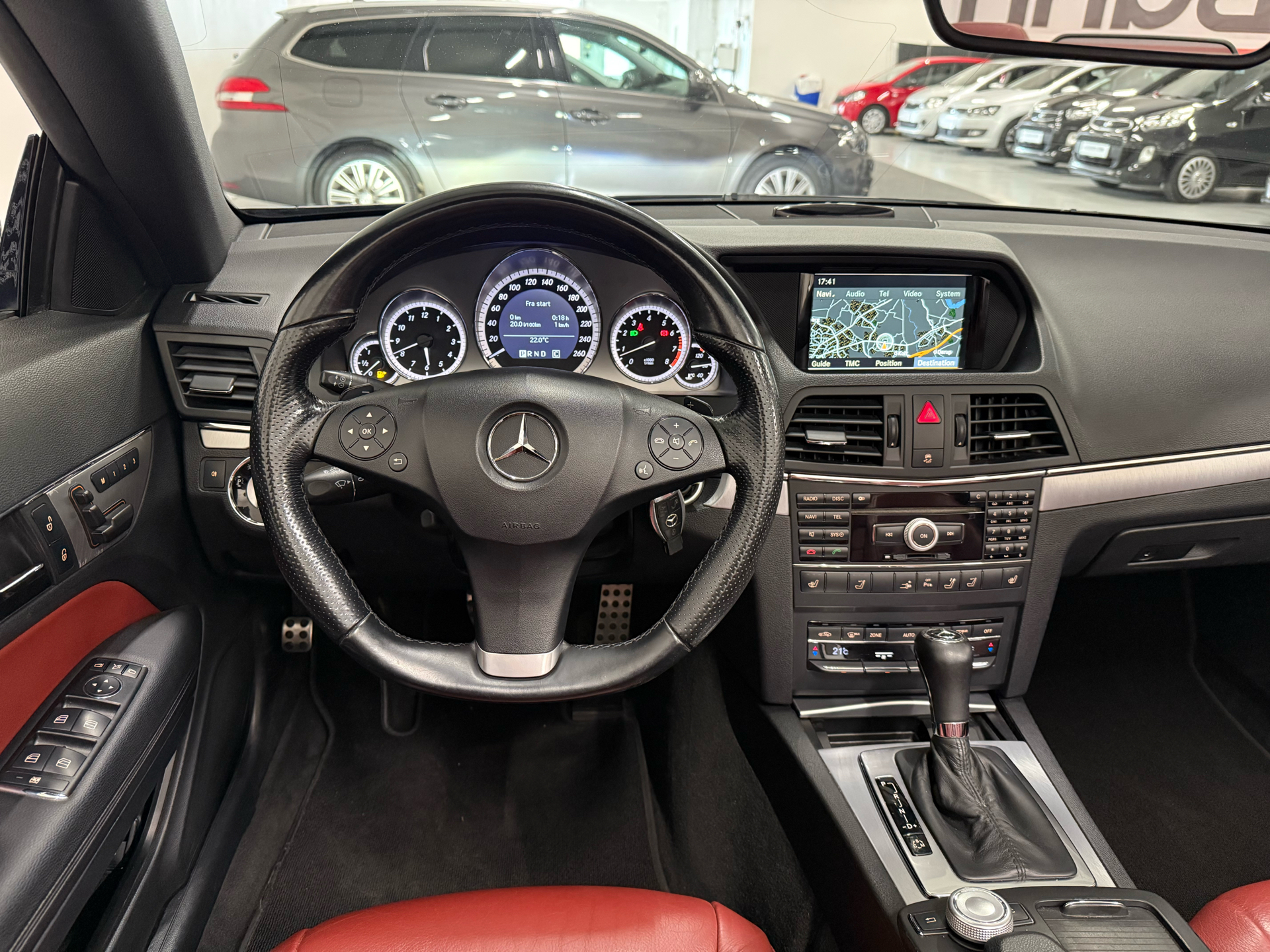 Billede af Mercedes-Benz E350 3,5 CGI BlueEfficiency 292HK Cabr. Aut.