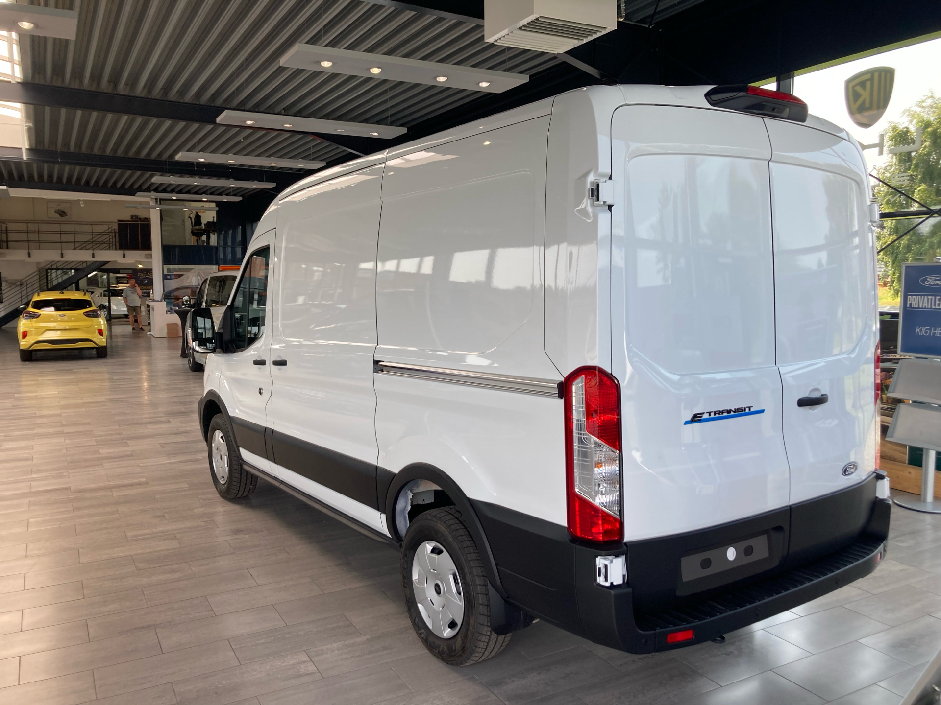 Billede af Ford E-Transit 350 L2H2 EL Trend RWD 269HK Van Aut.