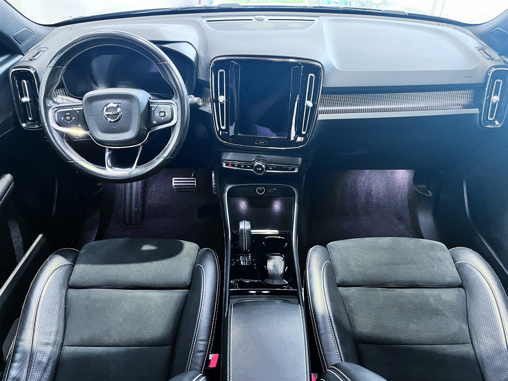 Billede af Volvo XC40 P8 Recharge Twin R-design AWD 408HK 5d Aut.