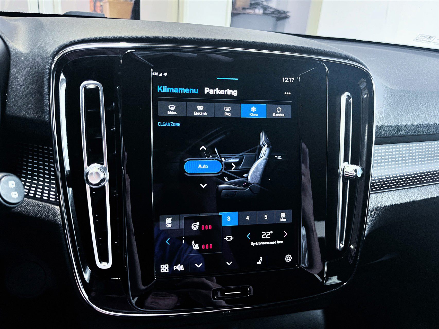 Billede af Volvo XC40 P8 Recharge Twin R-design AWD 408HK 5d Aut.