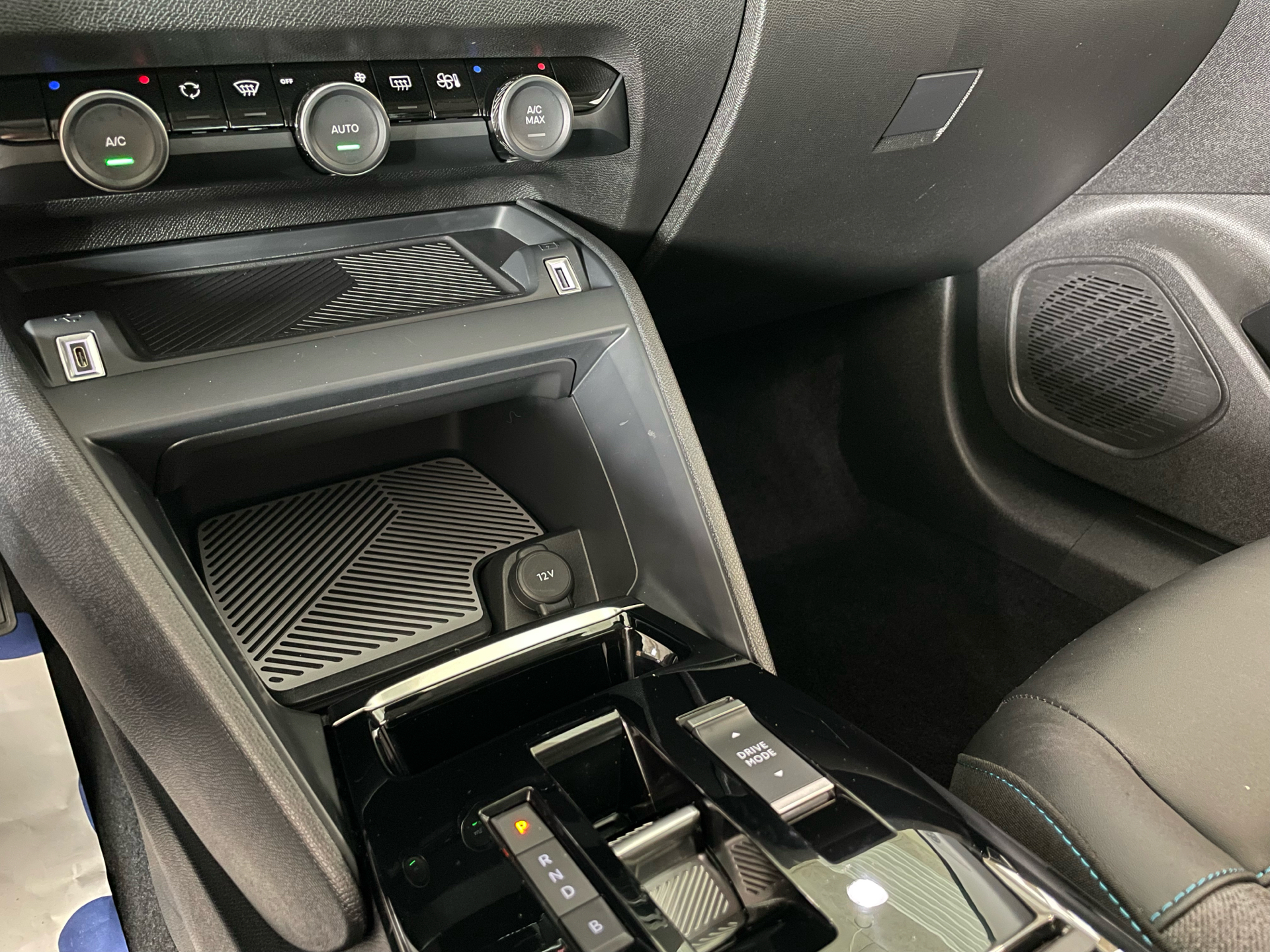 Billede af Citroën e-C4 EL You! 136HK 5d Aut.