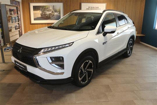 Mitsubishi Eclipse Cross 2,4 Plugin-hybrid Intense 4WD 188HK 5d Trinl. Gear