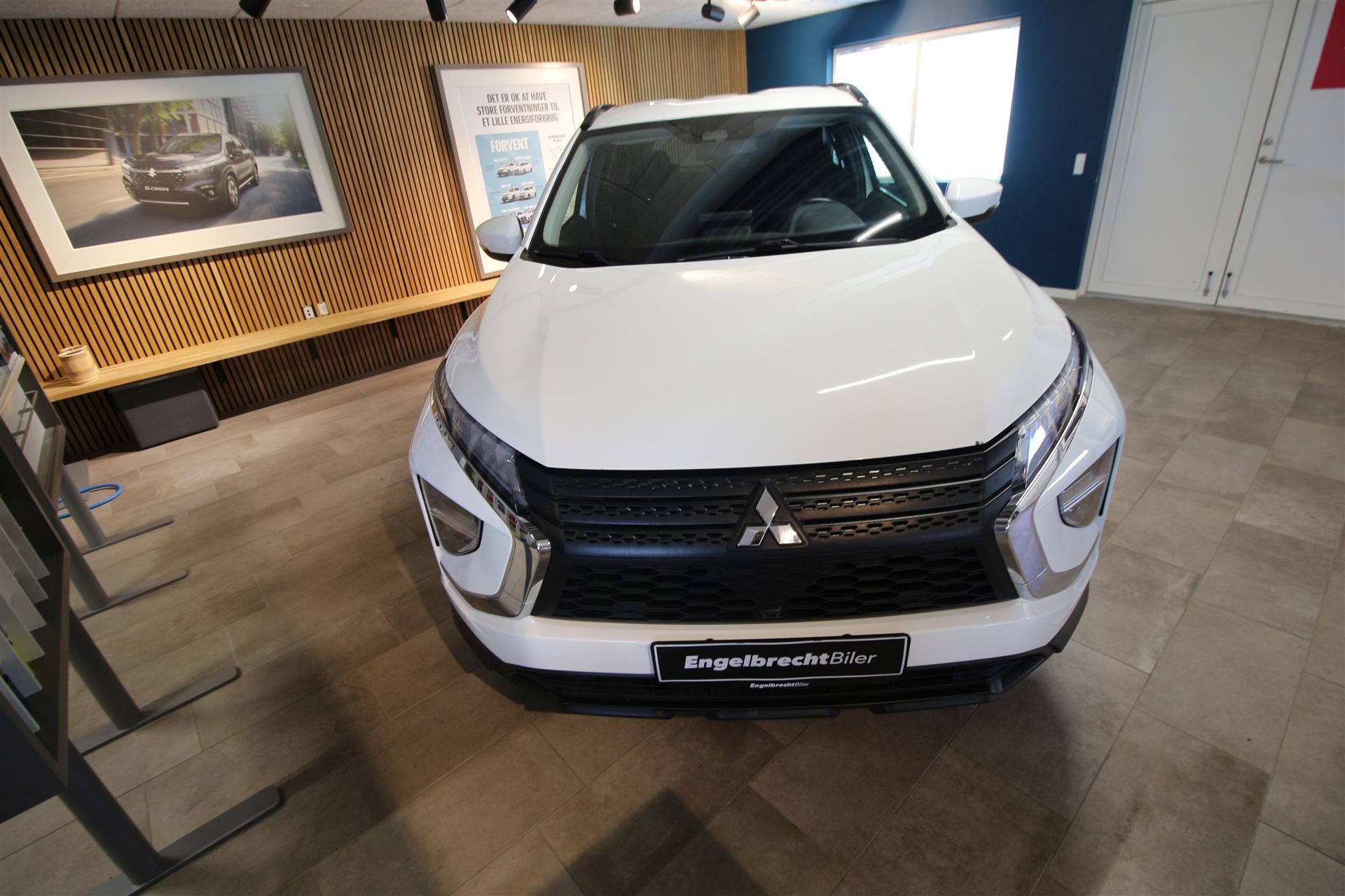 Billede af Mitsubishi Eclipse Cross 2,4 Plugin-hybrid Intense 4WD 188HK 5d Trinl. Gear
