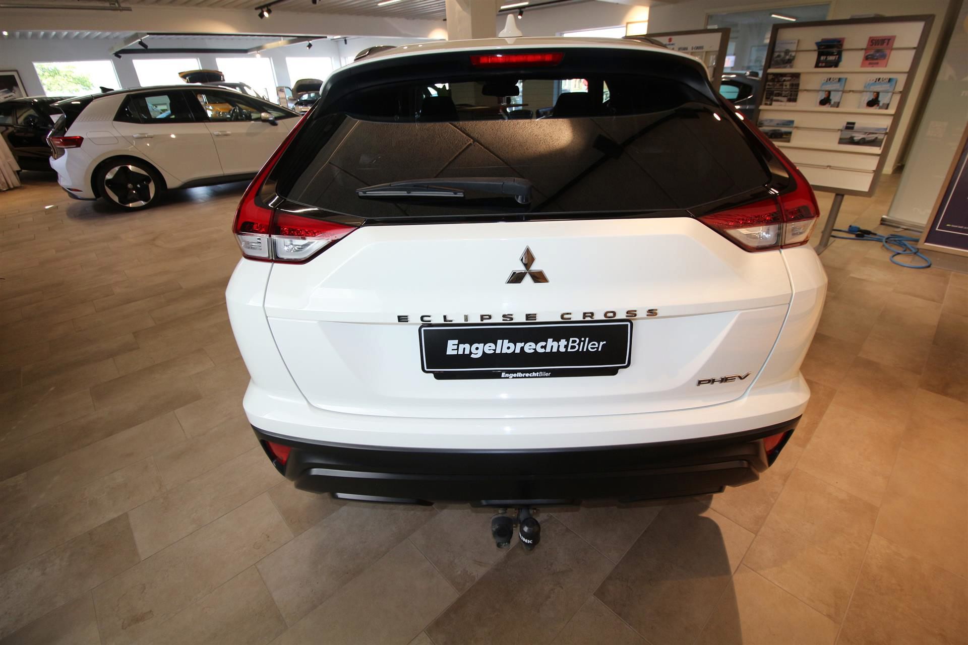 Billede af Mitsubishi Eclipse Cross 2,4 Plugin-hybrid Intense 4WD 188HK 5d Trinl. Gear