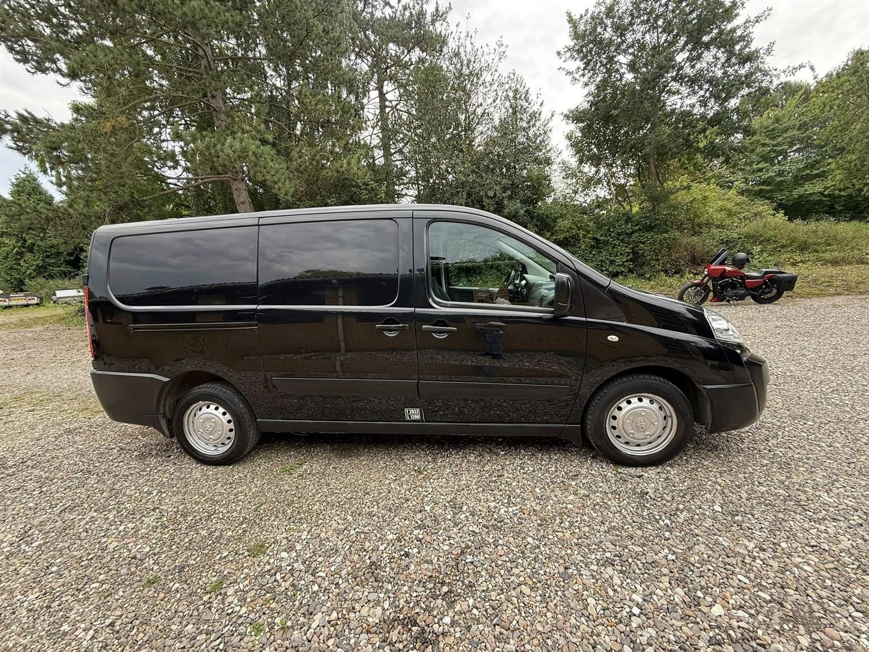 Billede af Toyota Proace L2H1 2,0 D T2 Splitbagdør 128HK Van 6g