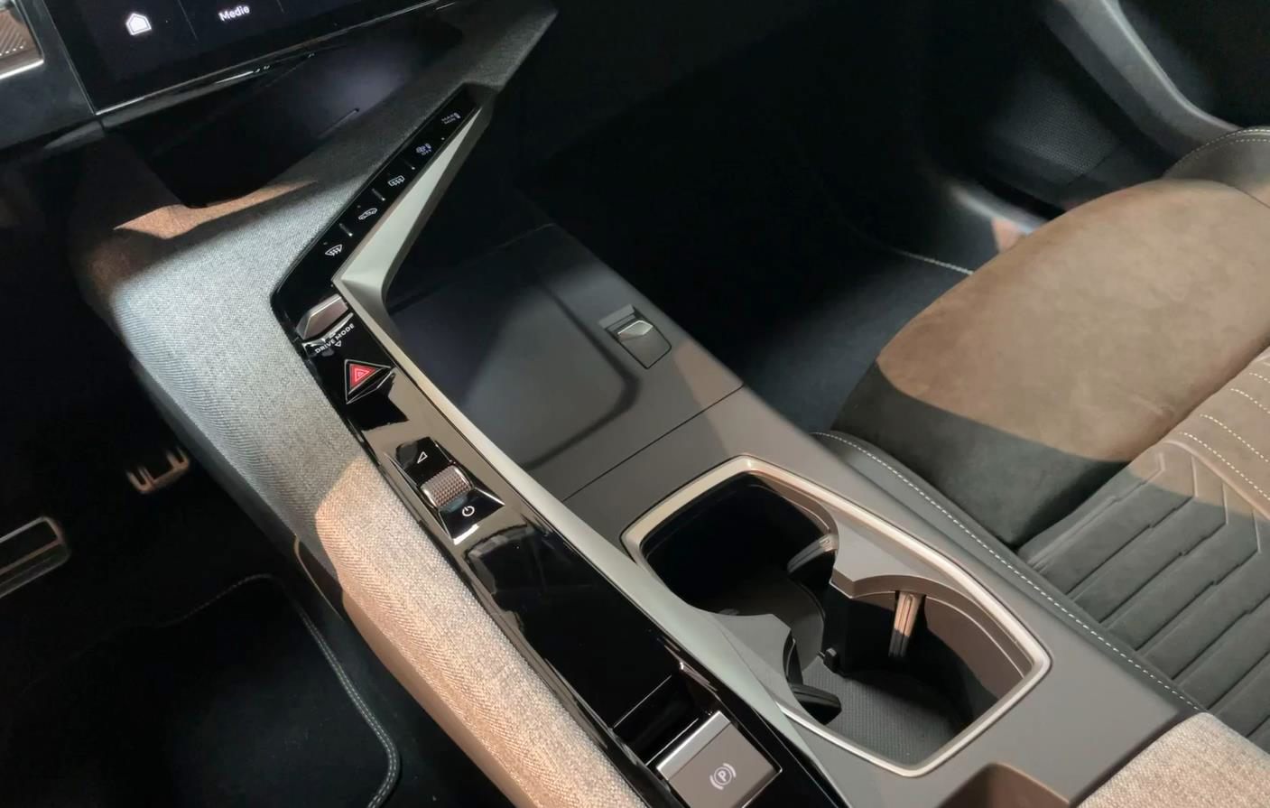 Billede af Peugeot e-5008 EL GT Pack 210HK 5d Aut.