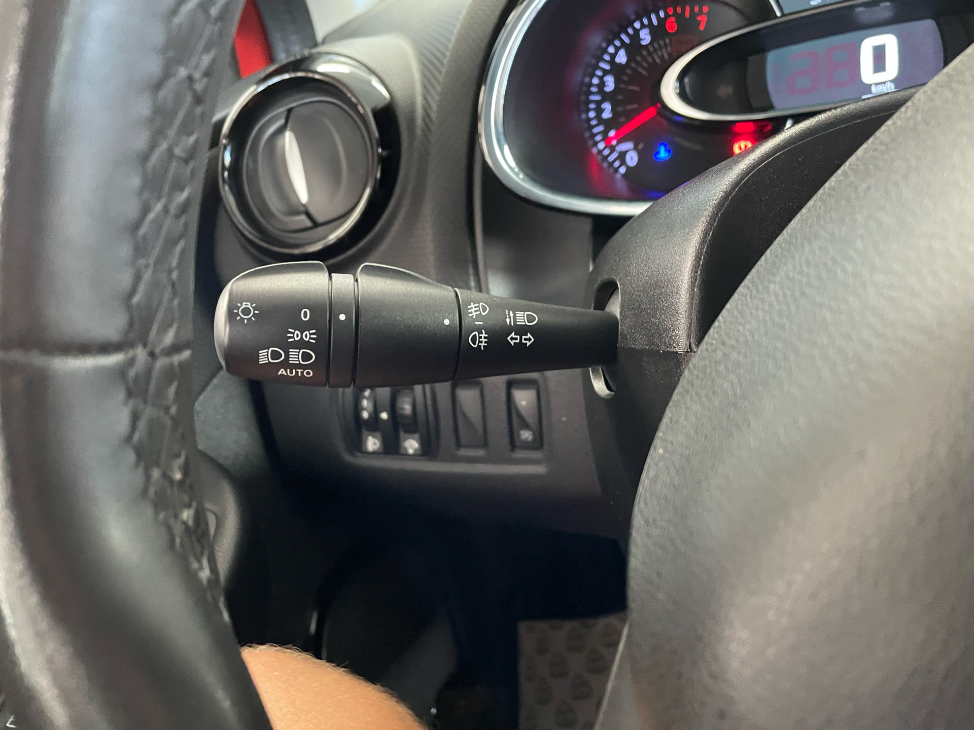 Billede af Renault Clio Sport Tourer 0,9 Energy TCe Zen 90HK Stc