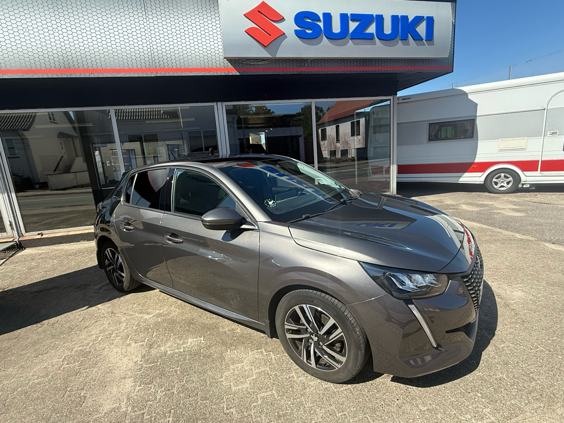 Billede af Peugeot 208 1,2 PureTech Allure Sky 100HK 5d 6g