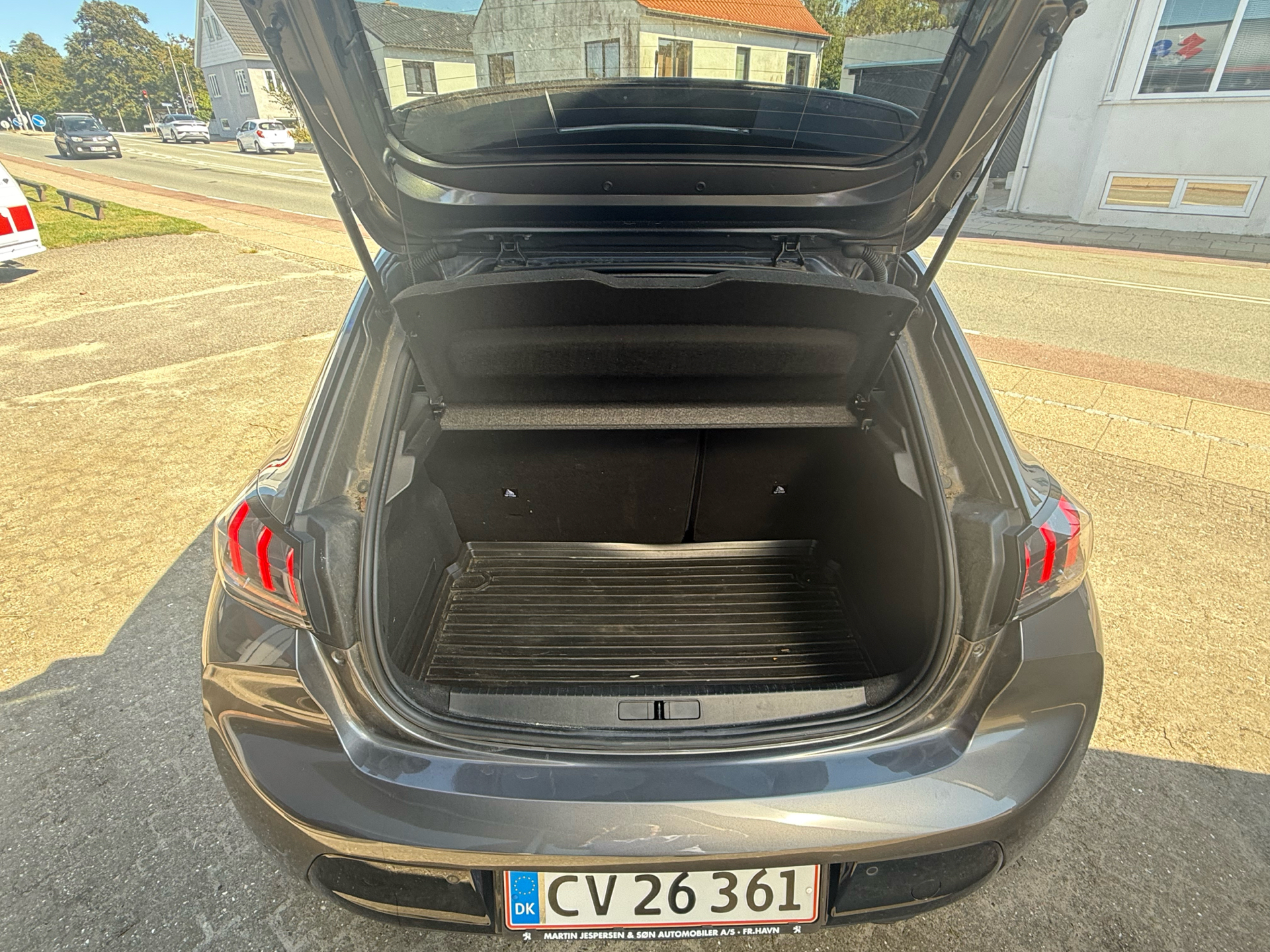 Billede af Peugeot 208 1,2 PureTech Allure Sky 100HK 5d 6g