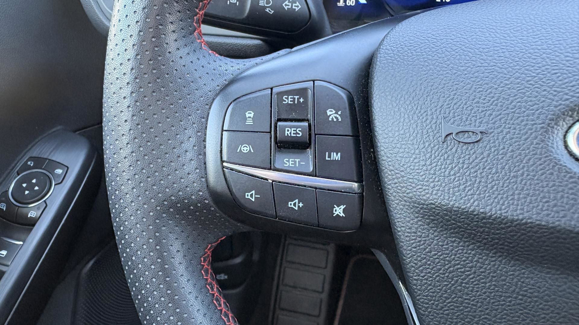 Billede af Ford Kuga 2,5 Plugin-hybrid ST-Line X CVT 225HK 5d Trinl. Gear