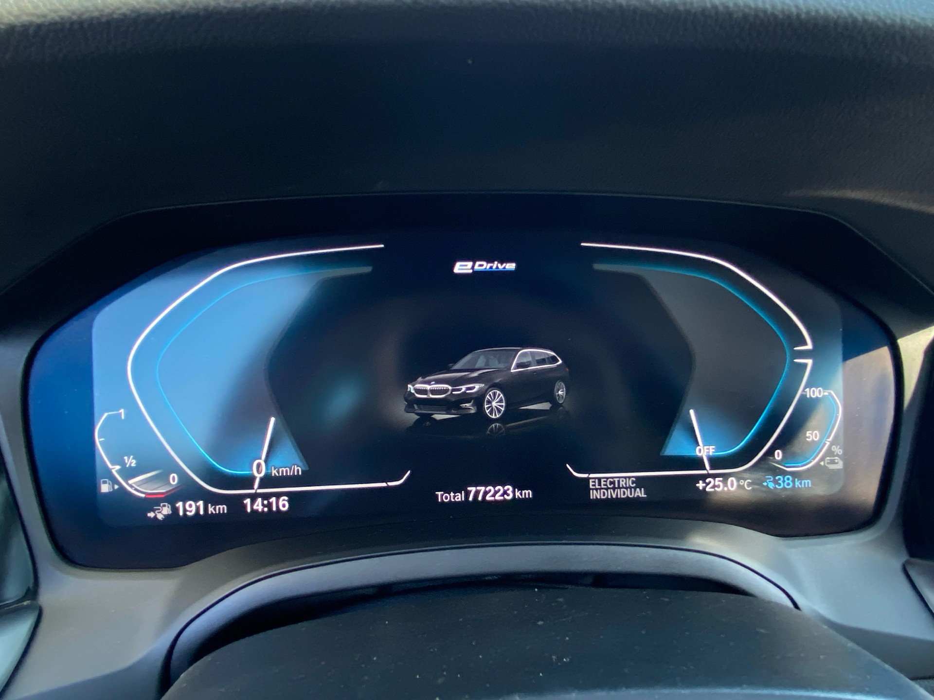 Billede af BMW 330e Touring 2,0 Plugin-hybrid Sport Line Steptronic 292HK Stc 8g Aut.