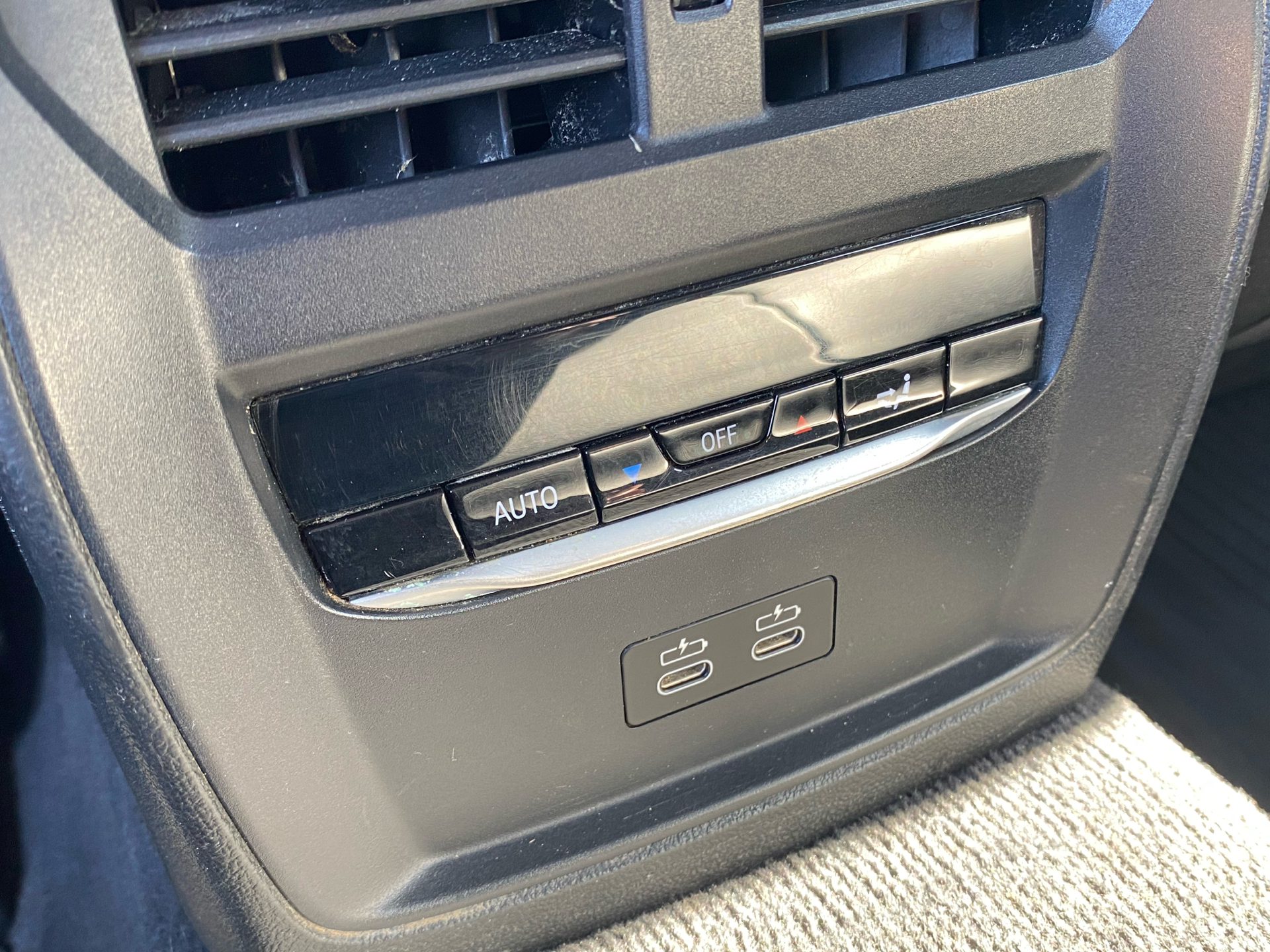 Billede af BMW 330e Touring 2,0 Plugin-hybrid Sport Line Steptronic 292HK Stc 8g Aut.
