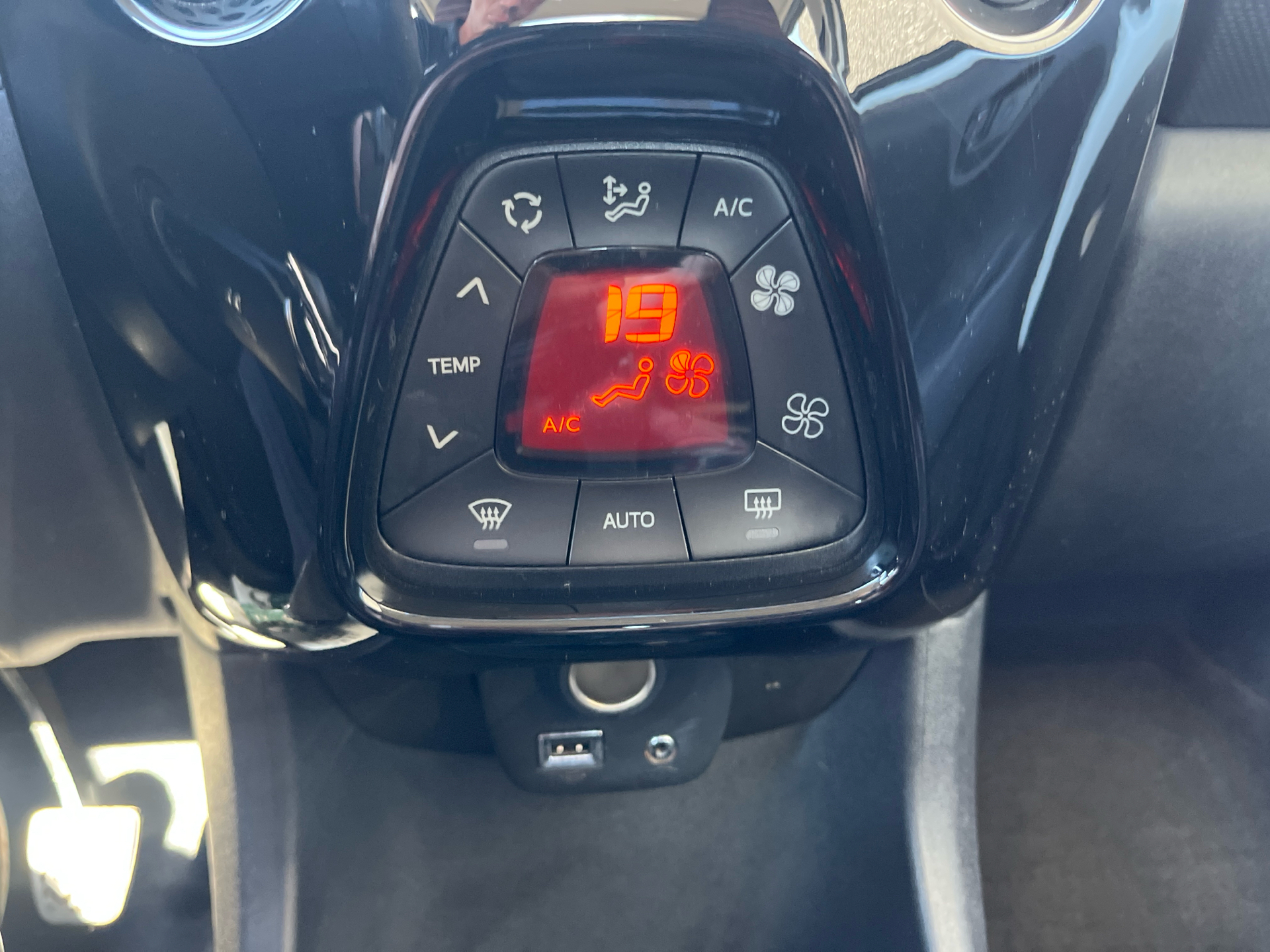 Billede af Citroën C1 1,0 VTi Shine 72HK 5d
