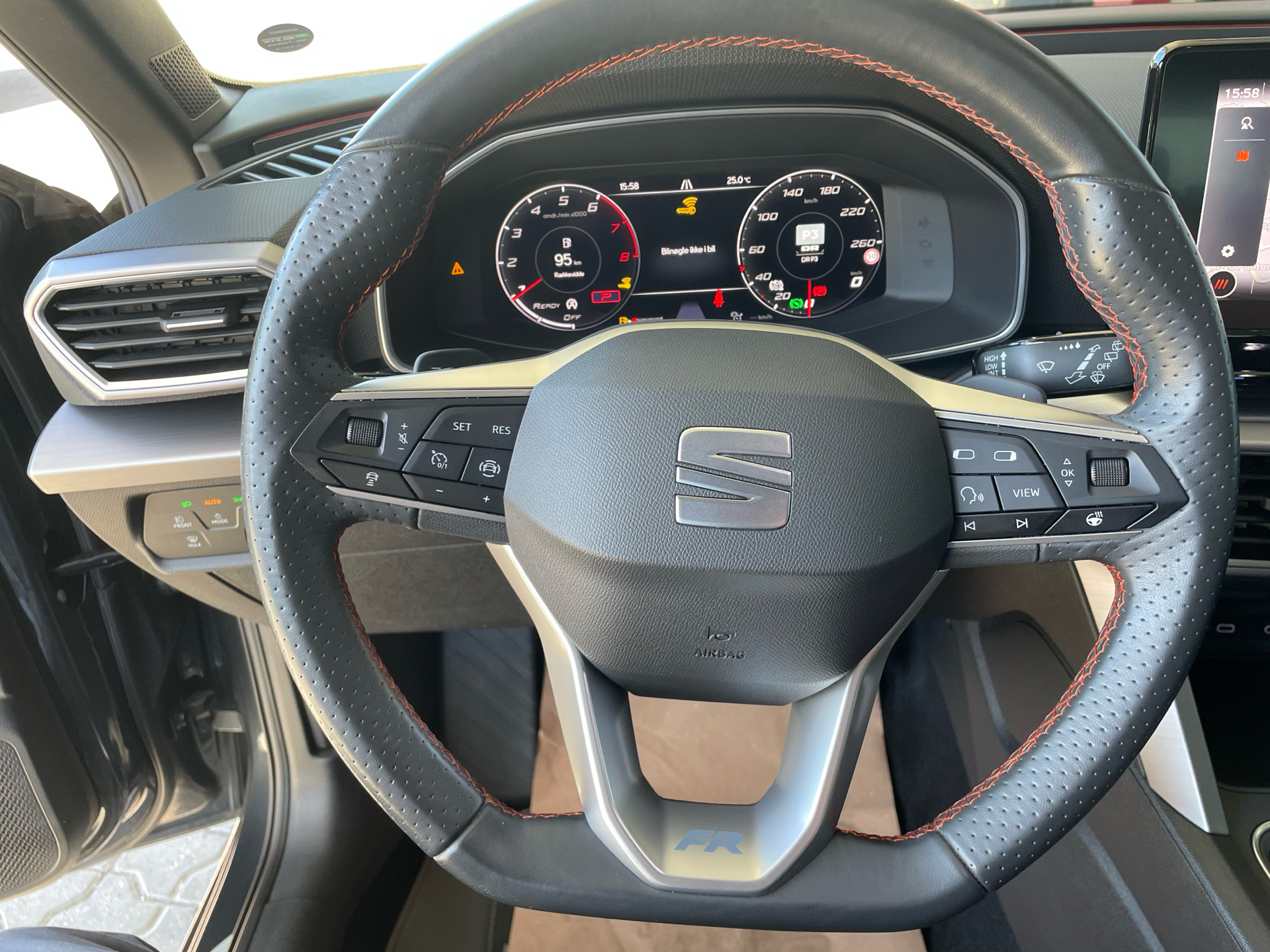 Billede af Seat Leon Sportstourer 1,5 e-TSI  Mild hybrid FR DSG 150HK Stc 7g Aut.