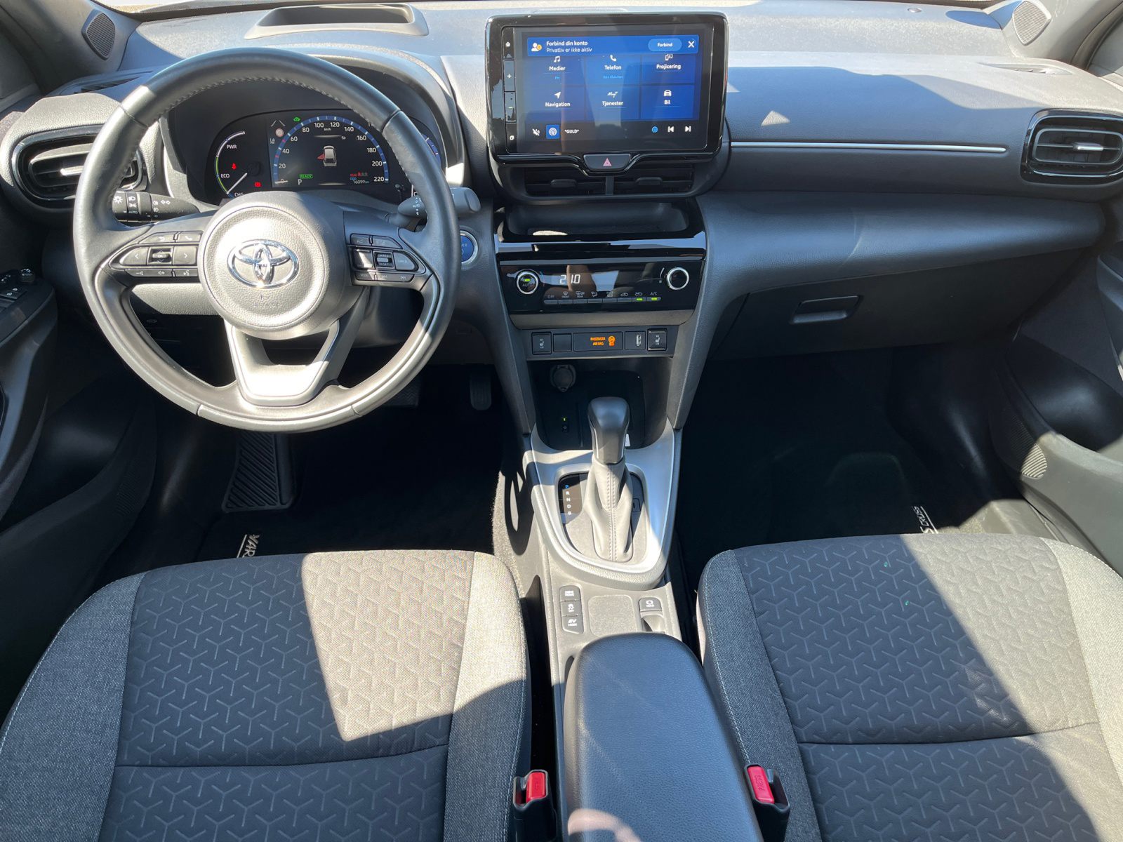 Billede af Toyota Yaris Cross 1,5 Hybrid Style 116HK 5d Trinl. Gear