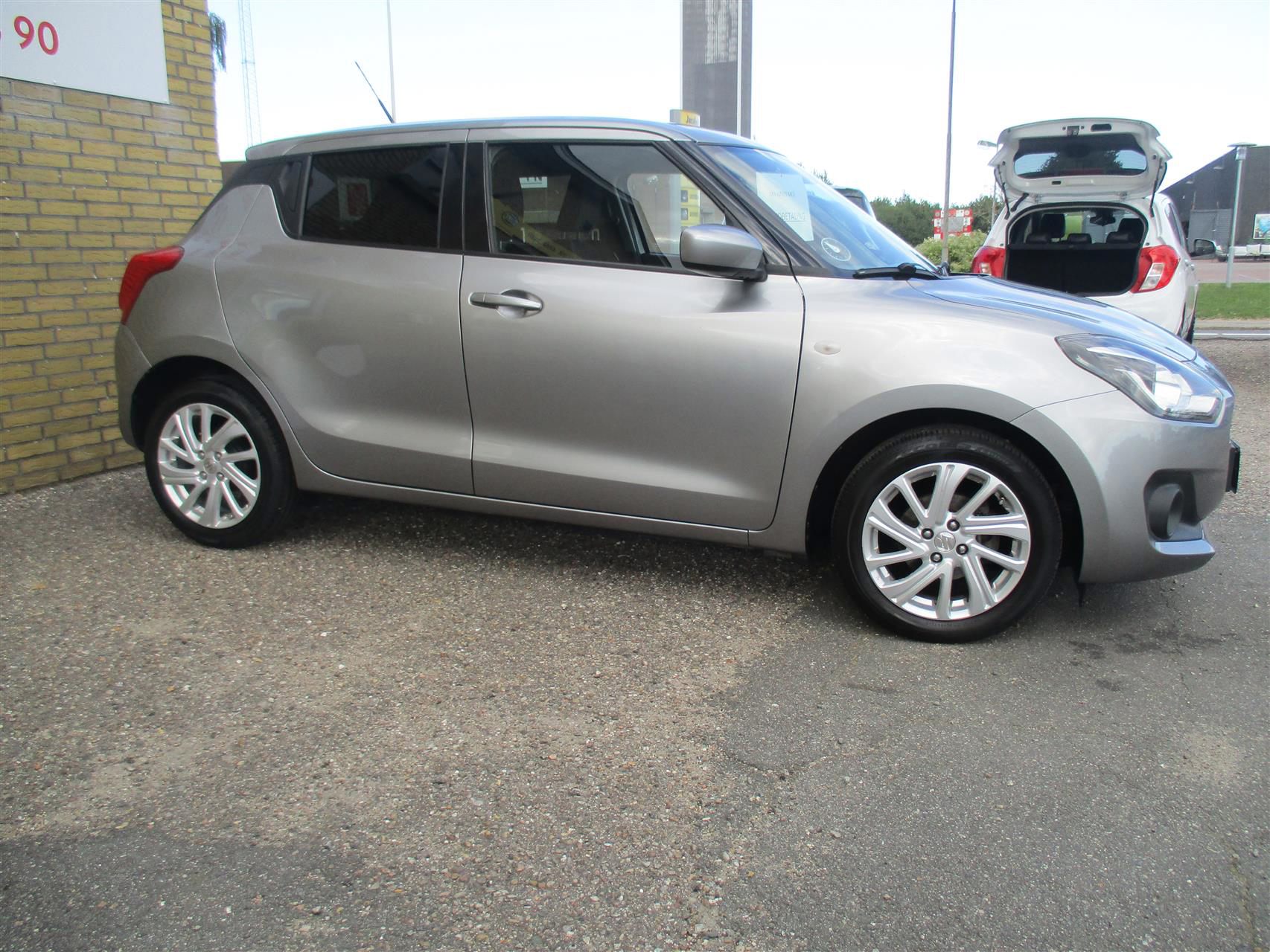 Billede af Suzuki Swift 1,2 Dualjet  Mild hybrid Plus 83HK 5d