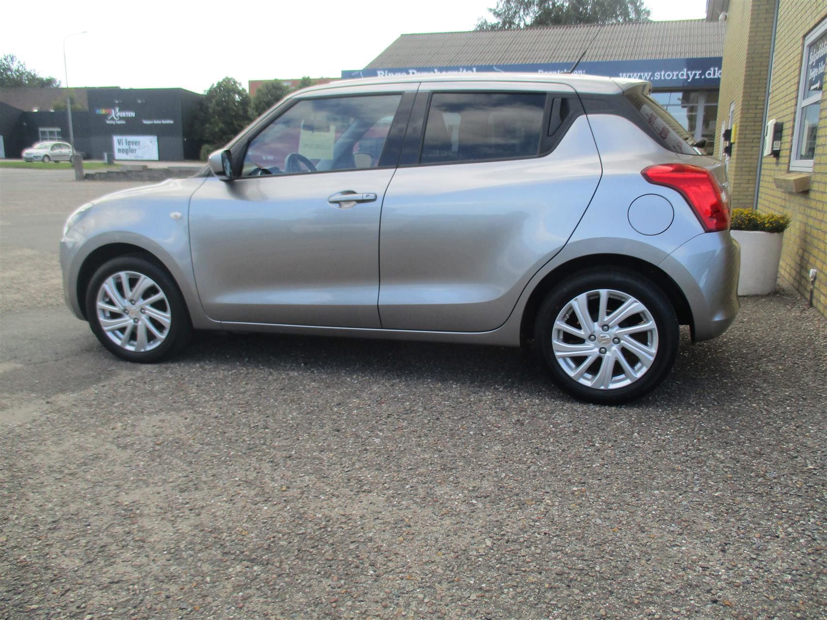 Billede af Suzuki Swift 1,2 Dualjet  Mild hybrid Plus 83HK 5d