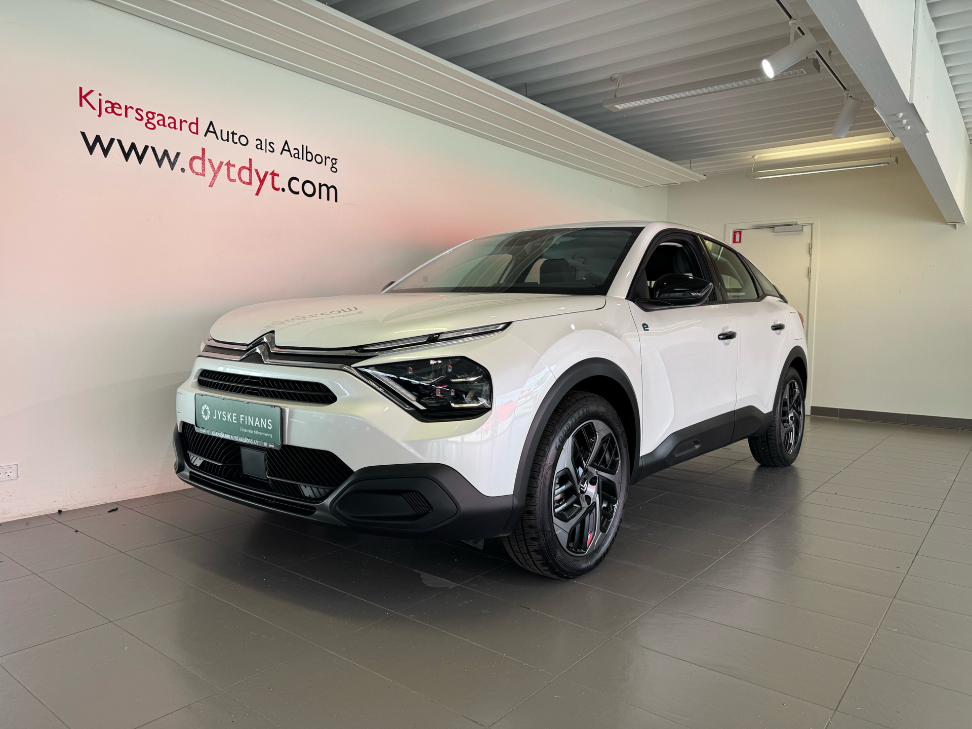Billede af Citroën e-C4 EL You! 136HK 5d Aut.